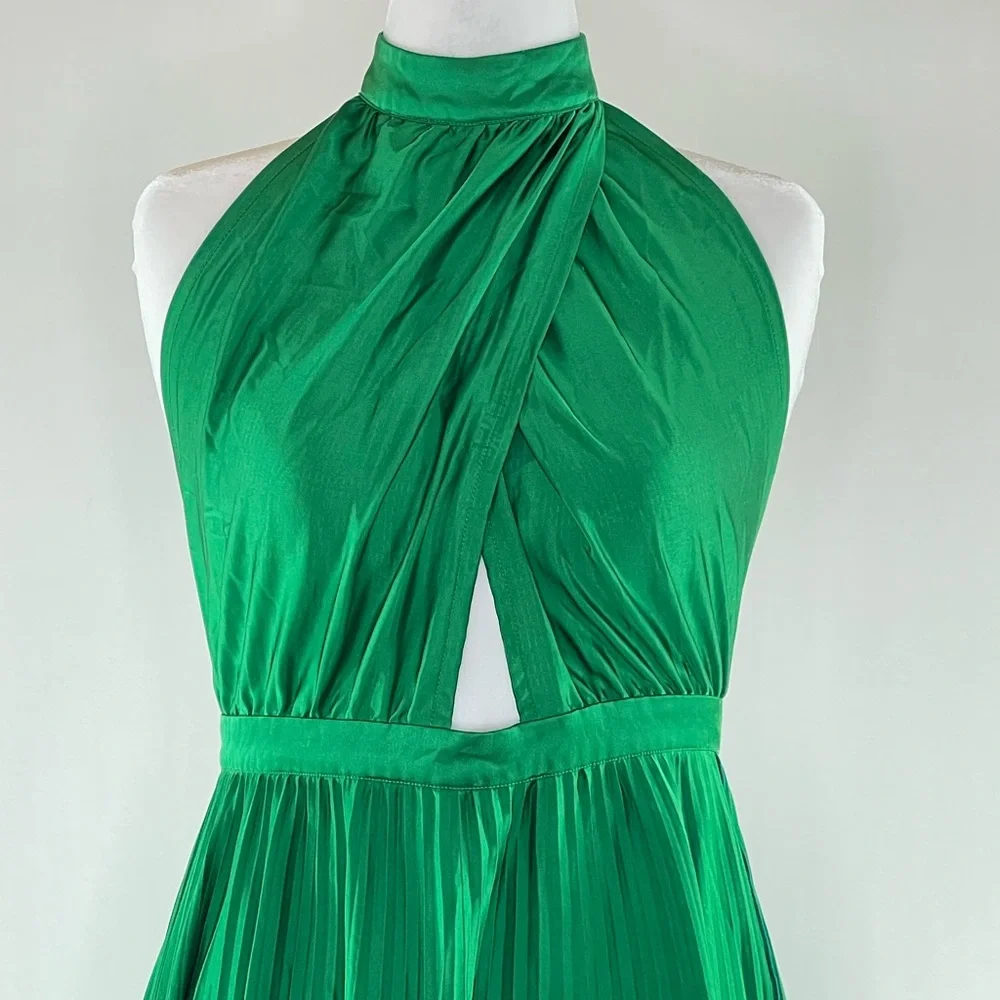 L'IDÉE Green Renaissance Gown, 14 - Picture 7 of 13